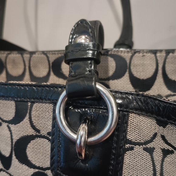 🛑🛑SOLD🛑🛑Coach Black and Gray Gallery Signature Tote - Picture 6 of 12